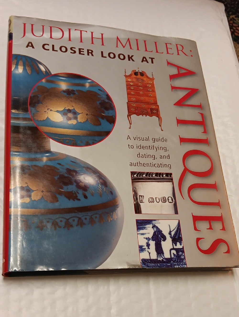 : A Closer Look at Antiques - Blue/Cream Cover